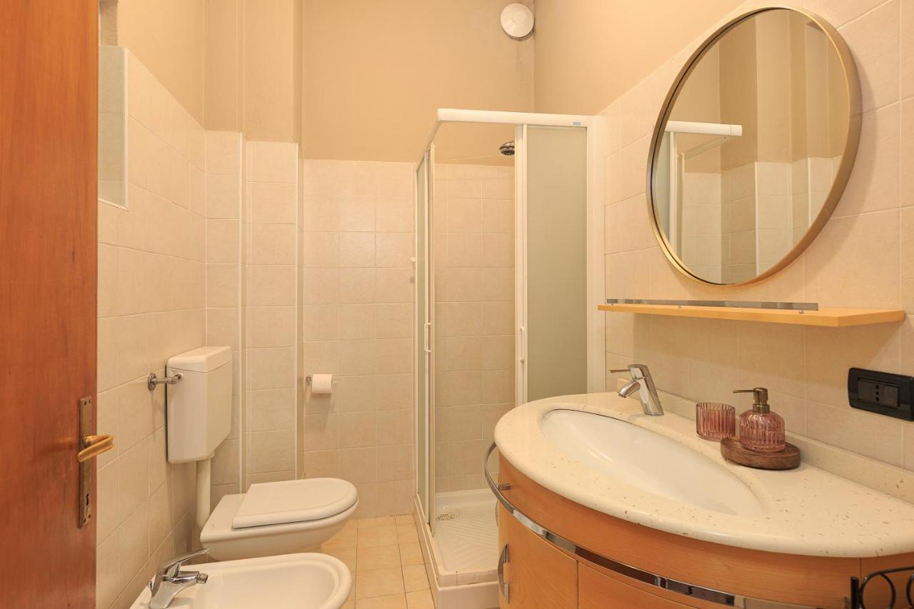 Appartamento Italia 1 - By Impero House Rent Стреза Экстерьер фото